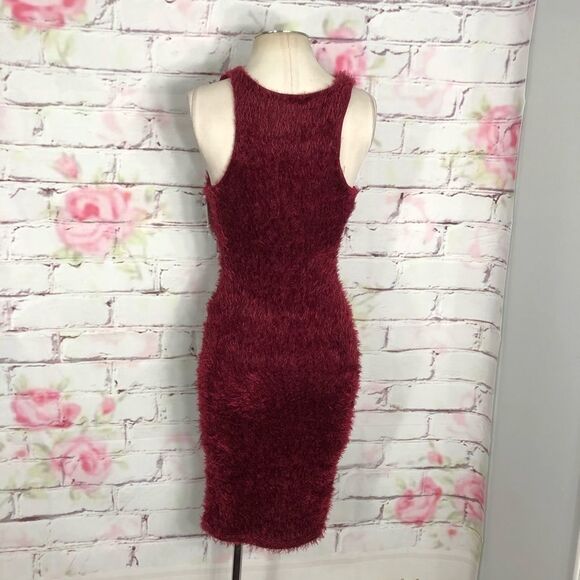 Velvet torch sleeveless red furry sweater dress - Picture 7 of 11